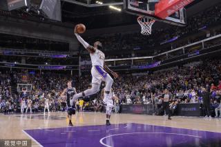 一名高水平 一名高水平