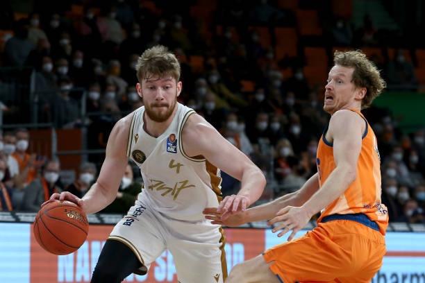 入通过离岸 入通过离岸